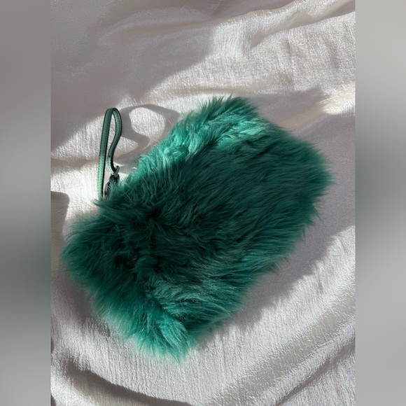 Auth Prada Eco Pelliccia Faux Fur Wristlet Clutch Green - Picture 9 of 15